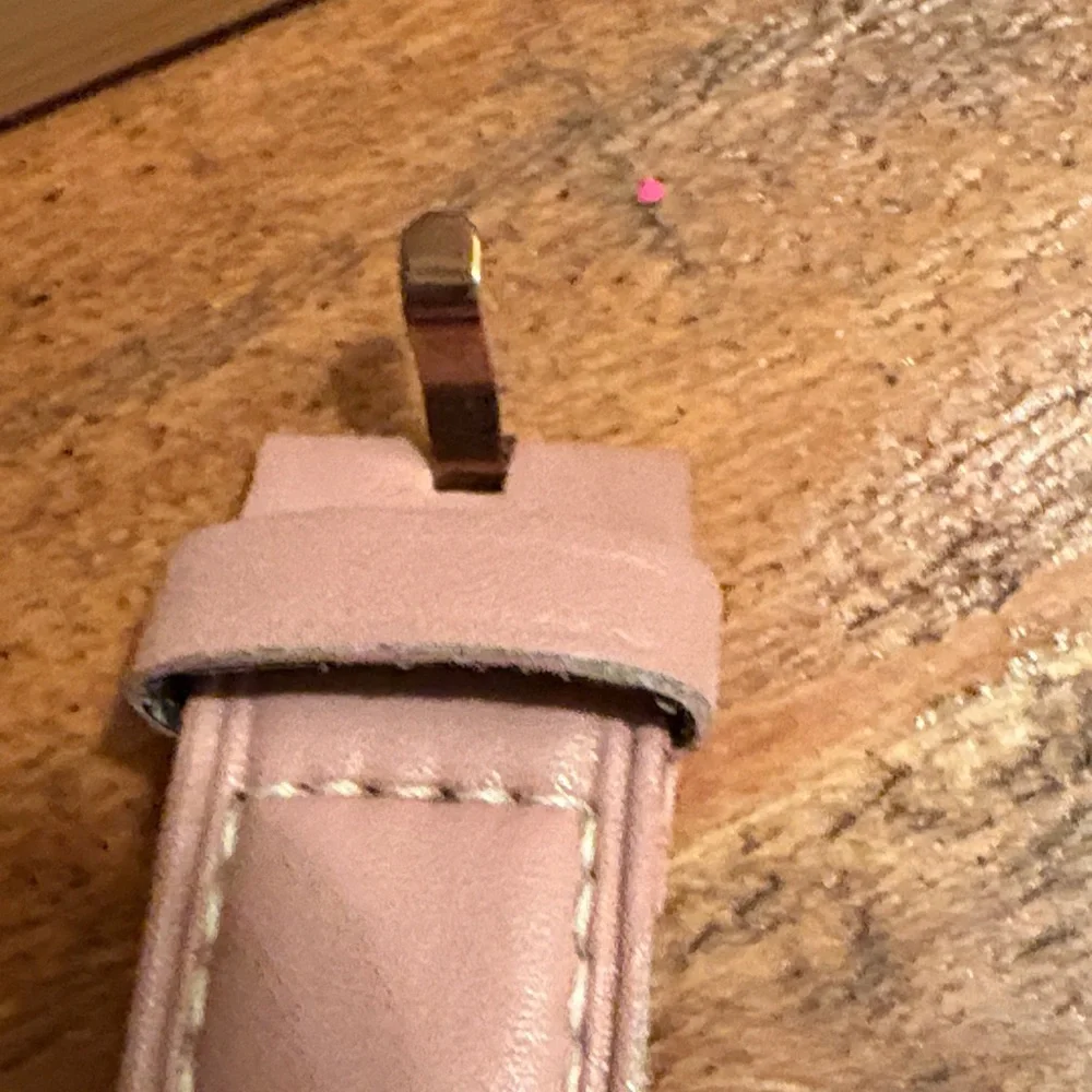 Samsung Galaxy Smartwatch Rosegold with Pink Strap (buckle is broken)